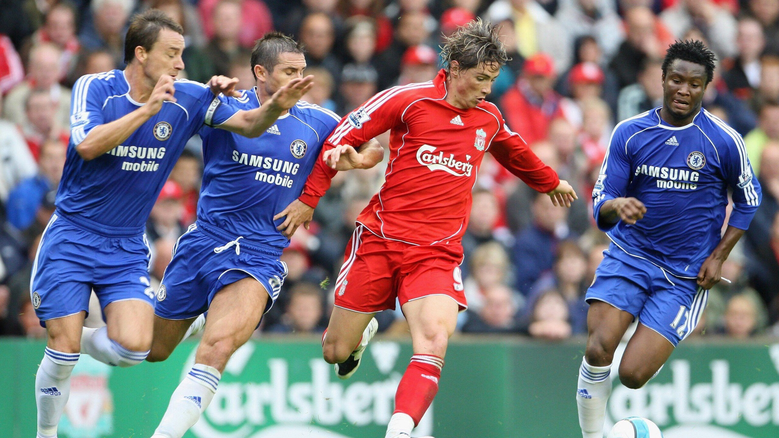 英超比赛中裁判语调与非语言行为对球员情绪波动的影响，用语言或行为对裁判员的判决表示异议